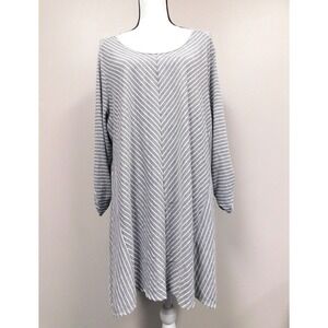 Notations Woman Gray with white stripes Pullover Top Scoop Neck  Size 3X